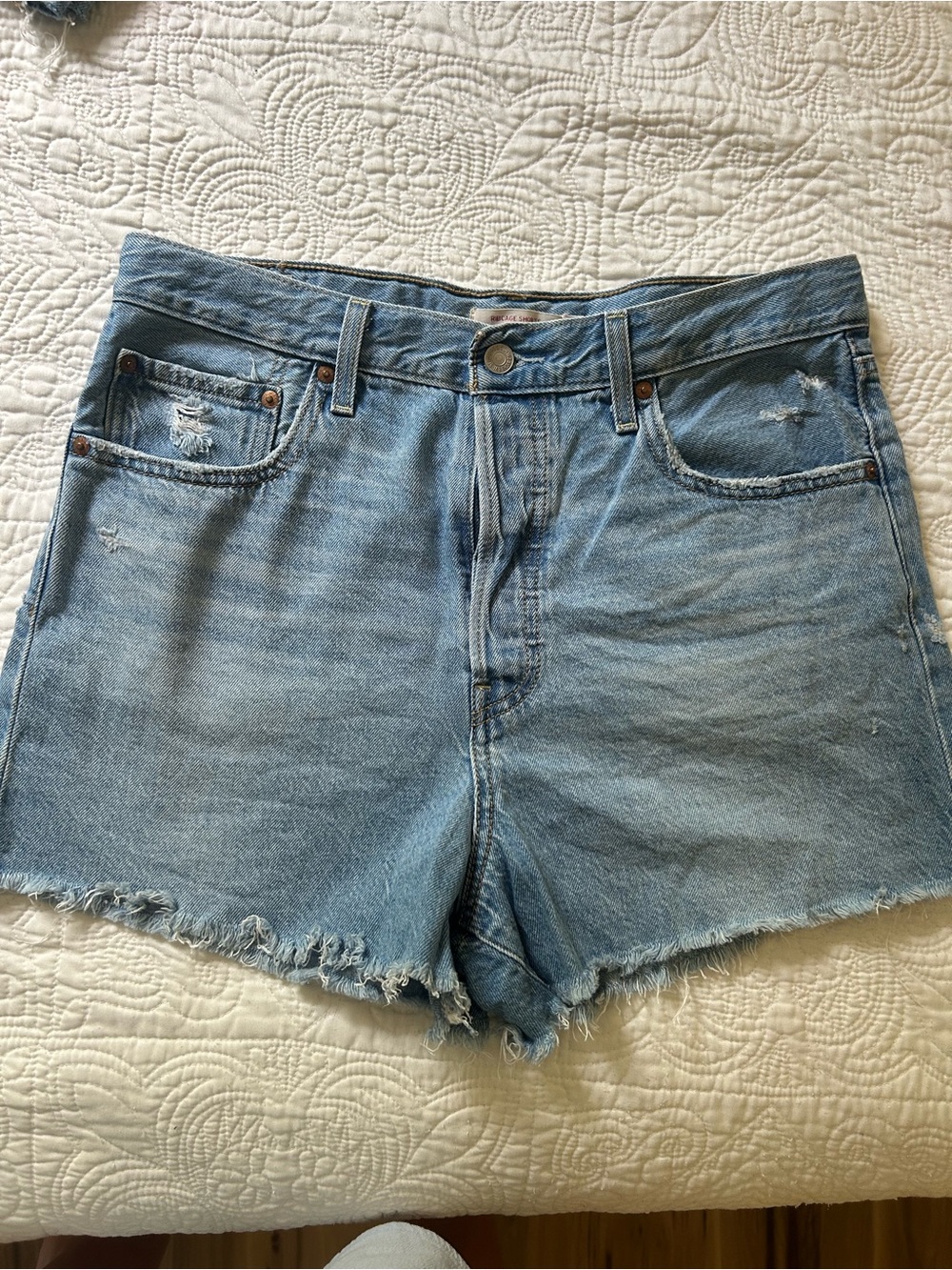 Levi’s rib cage shorts